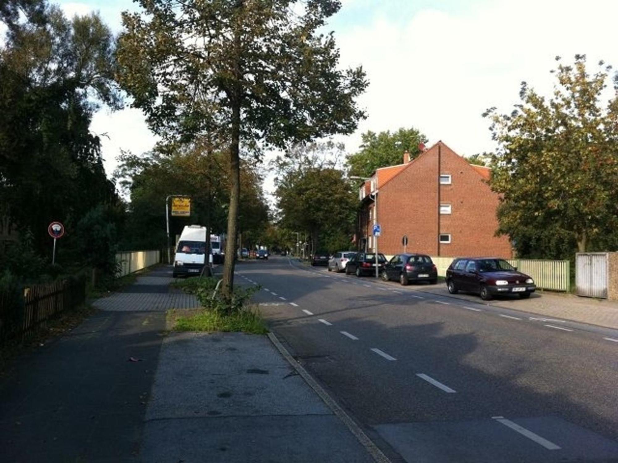 Studio 49 Mit Balkon, Einbau Kueche , Eigenes Bad ,2 Boxspringbetten, W-Lan, Tv , Waschmaschine Apartment Oberhausen  Exterior photo